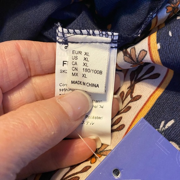 Halter style Dress. Long ties behind neck ,  size XL - Picture 8 of 10